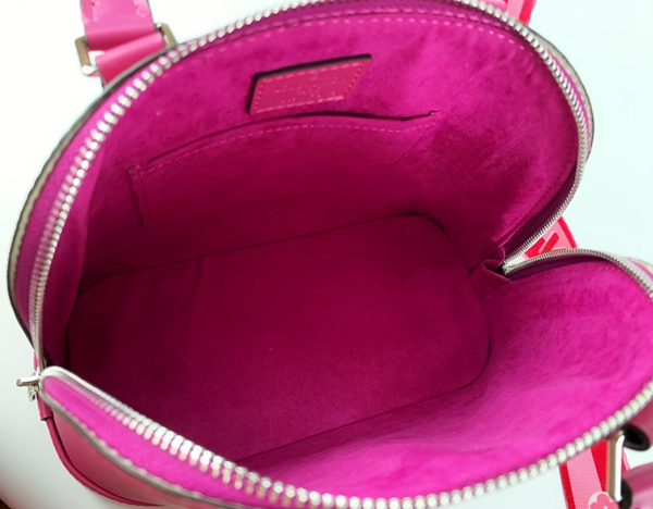 ルイヴィトンバッグ角部分ディテール